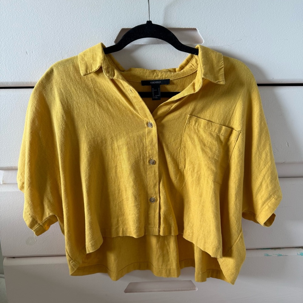 Cropped Collared Button Up Shirt - Picture 3 of 3